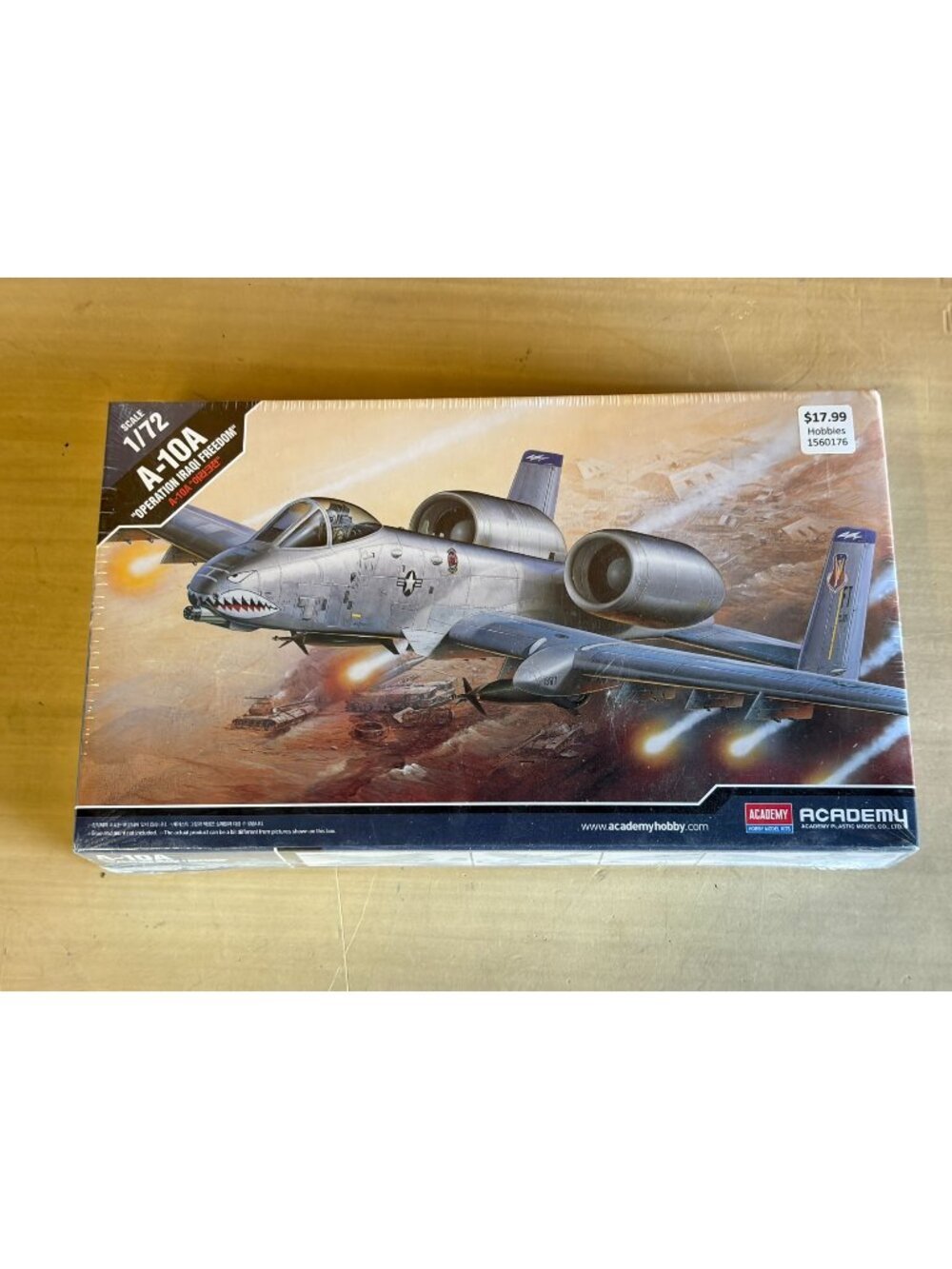 Academy 1/72 A-10A Thunderbolt II Operation Iraqi Freedom Plastic Model Kit #124